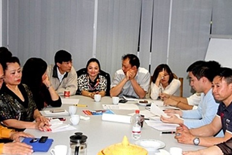 Người Việt tại CH Séc và Đức tuần hành phản đối hành động của Trung Quốc