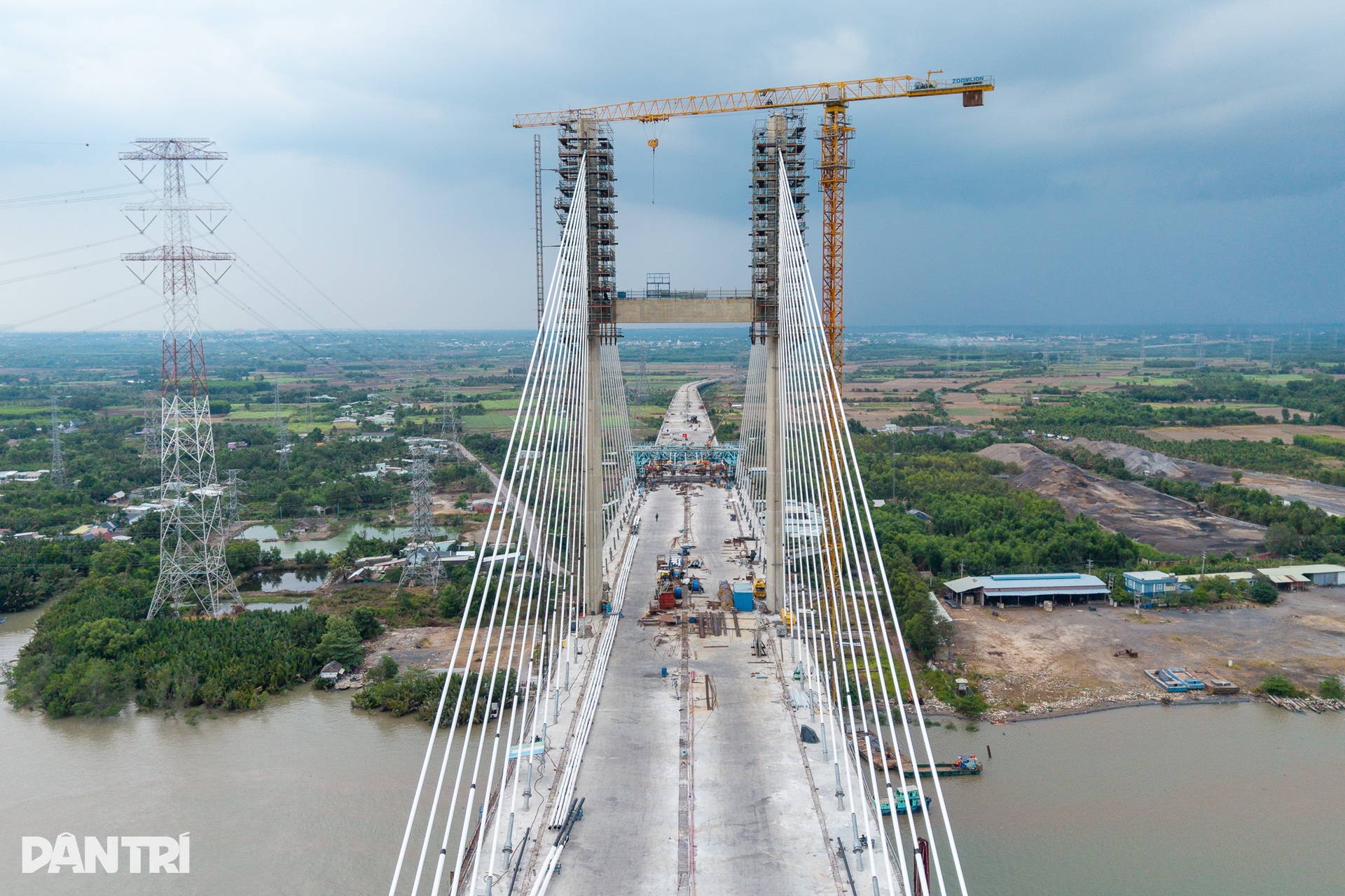 Sắp hợp long cầu dây văng cao nhất Việt Nam trên tuyến Bến Lức - Long Thành - 10