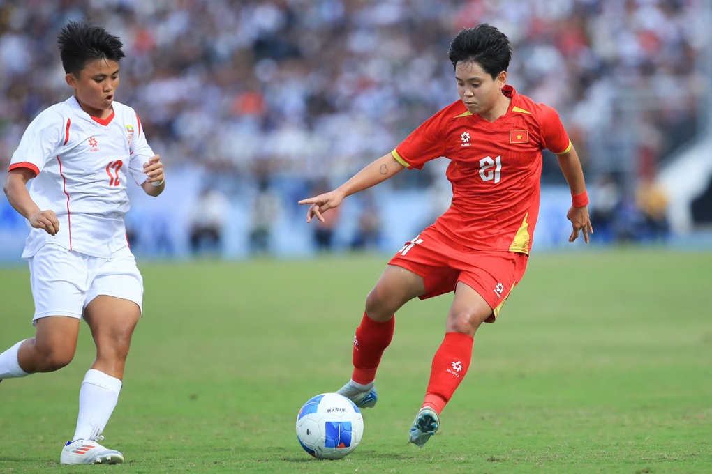 Após derrotar Myanmar, a seleção feminina vietnamita enfrentará a Indonésia nas semifinais dos Jogos do Sudeste Asiático. Đánh bại Myanmar, tuyển nữ Việt Nam gặp Indonesia ở bán kết SEA Games - 1
