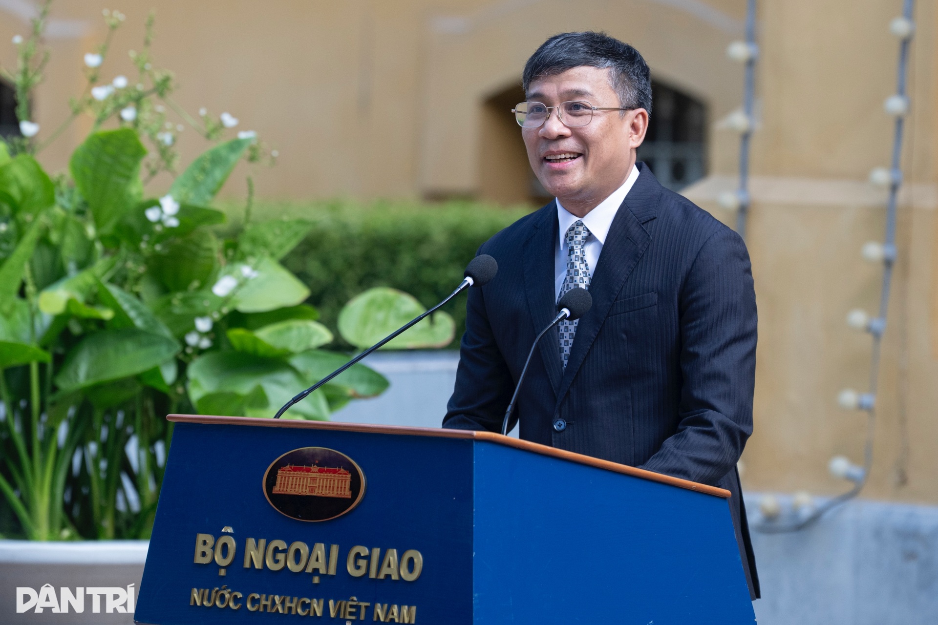 Trang trọng Lễ thượng cờ kỷ niệm 58 năm Ngày thành lập ASEAN - 6 Trang trọng Lễ thượng cờ kỷ niệm 58 năm Ngày thành lập ASEAN - 6