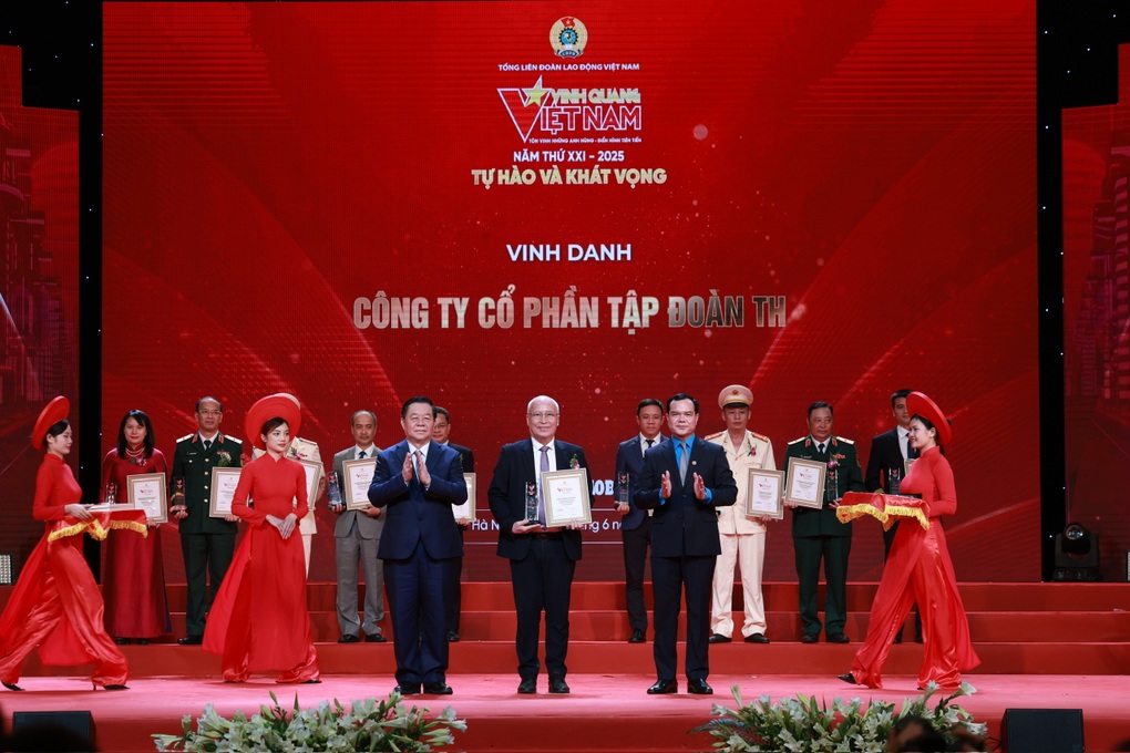Chủ tịch HĐQT Tập đoàn TH: “Sự minh bạch là nền tảng của niềm tin” - 1 Chủ tịch HĐQT Tập đoàn TH: “Sự minh bạch là nền tảng của niềm tin” - 1