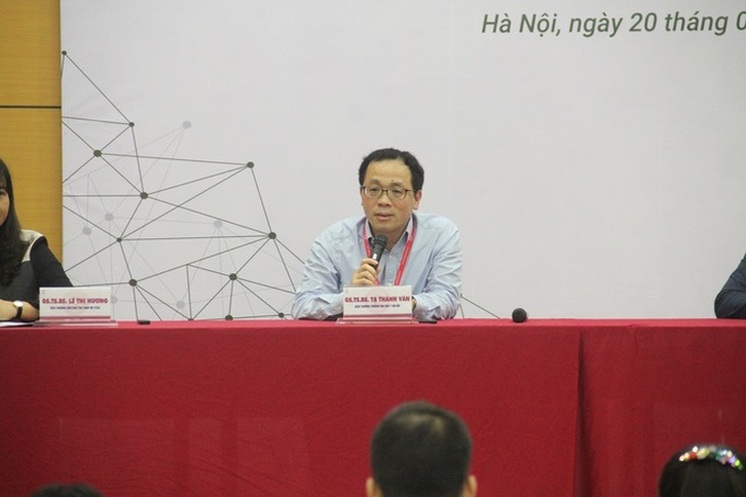 Trường ĐH Y Hà Nội đưa 100 sinh viên tình nguyện đi chống COVID-19: “Nếu chúng tôi sợ thì đã không đưa các em đến những nơi mà mình sợ” - Ảnh 4. Trường ĐH Y Hà Nội đưa 100 sinh viên tình nguyện đi chống COVID-19: “Nếu chúng tôi sợ thì đã không đưa các em đến những nơi mà mình sợ” - Ảnh 4.