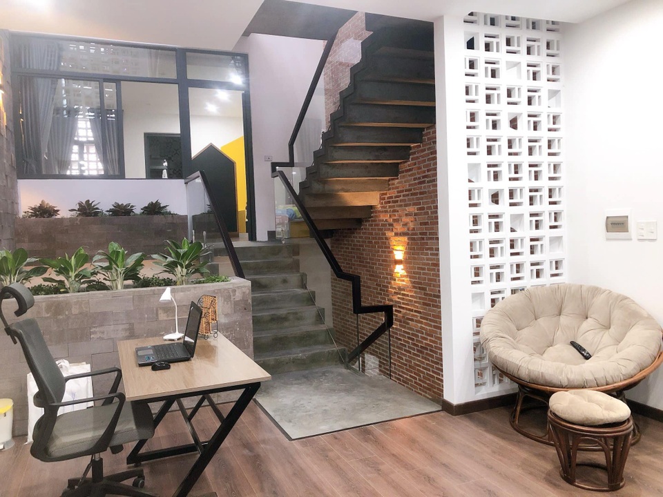 Vợ chồng trẻ ở Đà Nẵng xây nhà 3 tỷ đồng “ngập cây xanh và ánh nắng” - 6 Vợ chồng trẻ ở Đà Nẵng xây nhà 3 tỷ đồng “ngập cây xanh và ánh nắng” - 6