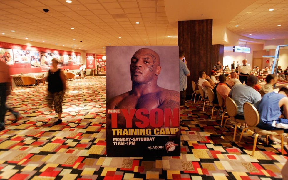 Mike Tyson: Đốt sạch 500 triệu USD ở địa ngục, thân già nhặt từng đồng - 4 Mike Tyson: Đốt sạch 500 triệu USD ở địa ngục, thân già nhặt từng đồng - 4