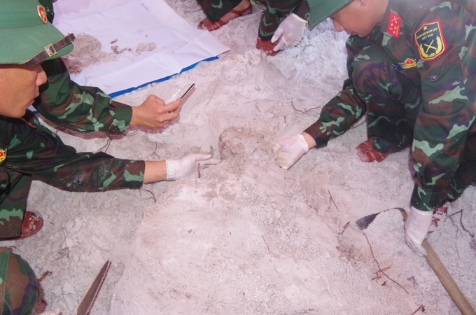 Lực lượng chức năng Thừa Thiên Huế tổ chức tìm kiếm, cất bốc hài cốt liệt sĩ