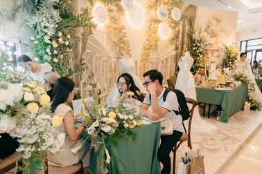Các cặp đôi trải nghiệm xu hướng cưới mới tại Almaz Wedding Fair 2024