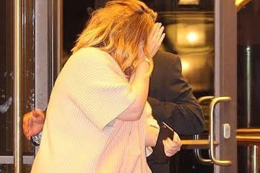 Bất ngờ khi “họa mi nước Anh”  đi ăn tối cùng gia đình Beckham