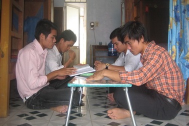 Chuyện học của du học sinh Lào ở phố núi