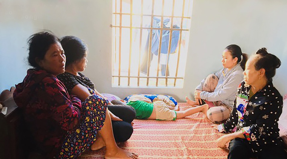 Bị thuyền thúng rơi trúng đầu, một ngư dân tử vong - 1 Bị thuyền thúng rơi trúng đầu, một ngư dân tử vong - 1