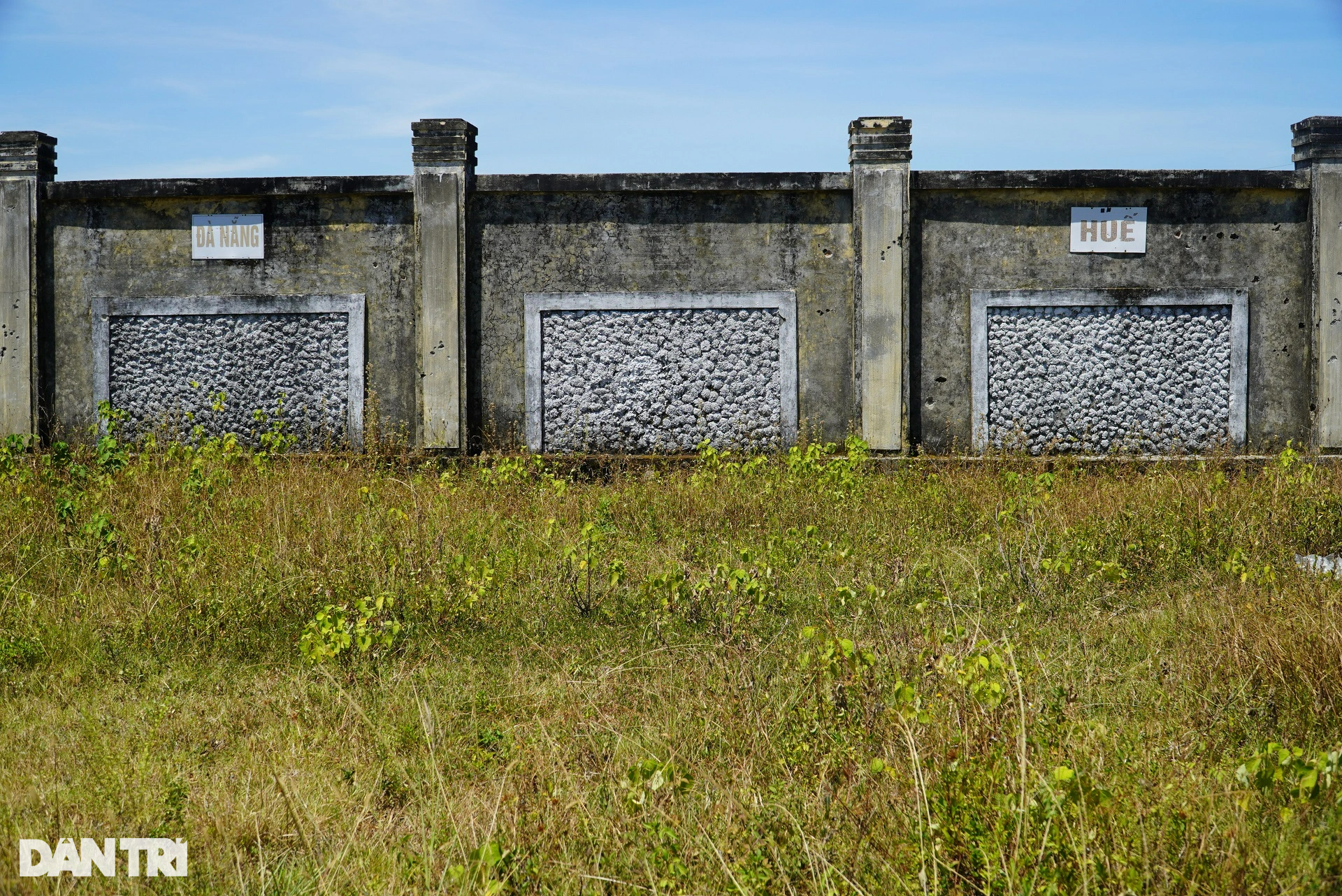 Bến xe hàng chục tỷ đồng bỏ hoang, xe tuyến phải đứng đường đón trả khách - 9 Bến xe hàng chục tỷ đồng bỏ hoang, xe tuyến phải đứng đường đón trả khách - 9