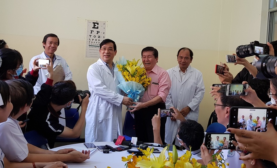 Kết hợp nhiều phương pháp tối ưu cứu phi công nhiễm Covid-19 - 3 Kết hợp nhiều phương pháp tối ưu cứu phi công nhiễm Covid-19 - 3