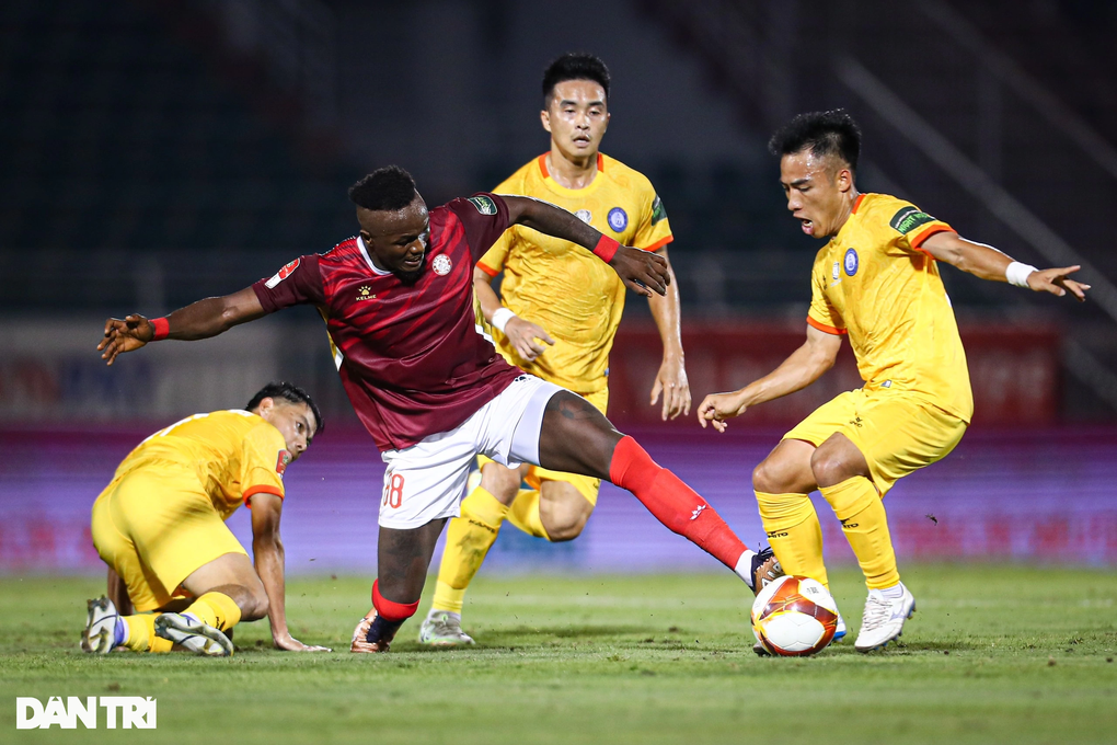 Thua Khánh Hòa, CLB TPHCM đối diện nhiều rủi ro ở V-League - 5 Thua Khánh Hòa, CLB TPHCM đối diện nhiều rủi ro ở V-League - 5