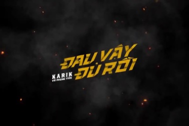 Karik gây tò mò khi “khóa môi” cực ngọt mỹ nhân xinh đẹp