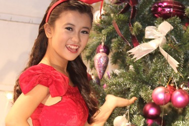 Rực rỡ đón Noel với “Ong vàng” tuổi 16 Thúy Quỳnh