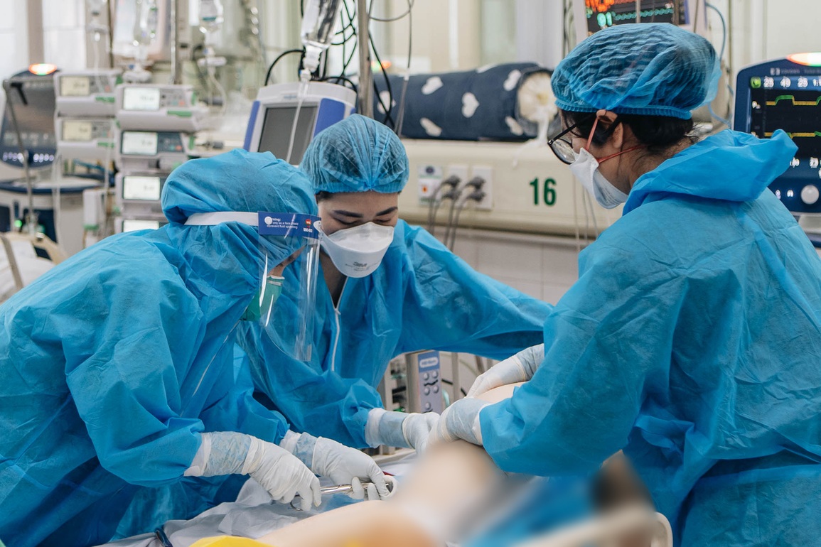Những người quên Tết giữ vững lá chắn Covid-19 của Thủ đô - 7 Những người quên Tết giữ vững lá chắn Covid-19 của Thủ đô - 7