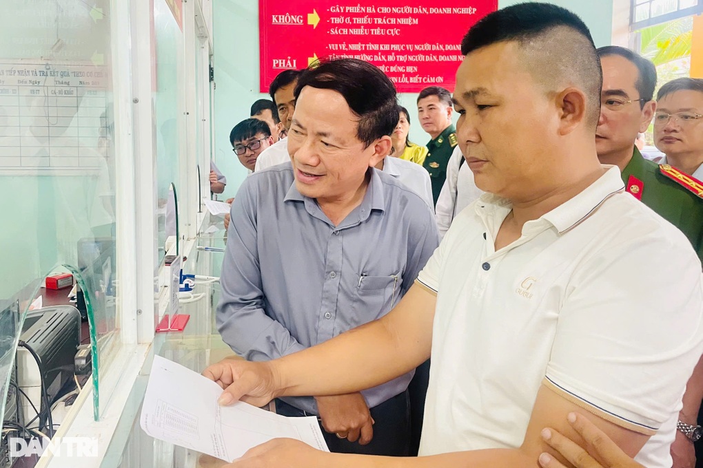 Chủ tịch UBND tỉnh Gia Lai: Cán bộ phải xác định, hết việc mới hết giờ - 2