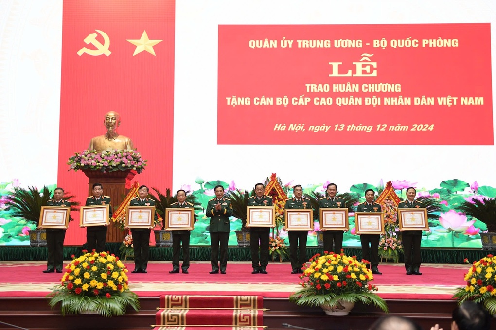 Đề xuất tiêu chí xét thăng quân hàm cấp tướng vượt bậc, trước thời hạn - 1 Đề xuất tiêu chí xét thăng quân hàm cấp tướng vượt bậc, trước thời hạn - 1