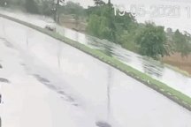 Bài học lái xe trên đường mưa trơn trượt