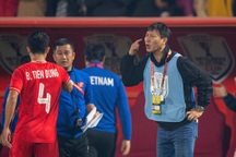 Bóng đá Malaysia làm khó HLV Kim Sang Sik trước trận gặp Man Utd