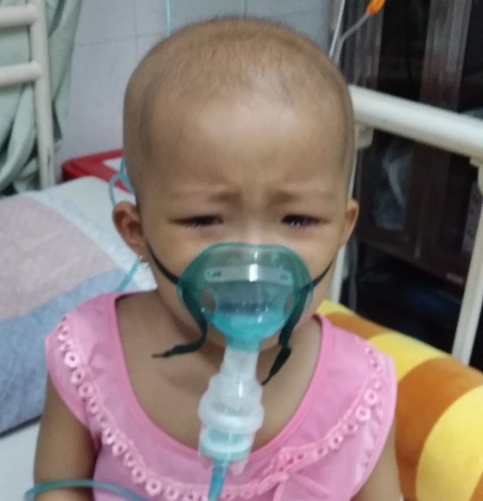 Người mẹ nghèo đôi dòng nước mắt nghẹn ngào cầu xin sự sống cho con - 4 Người mẹ nghèo đôi dòng nước mắt nghẹn ngào cầu xin sự sống cho con - 4