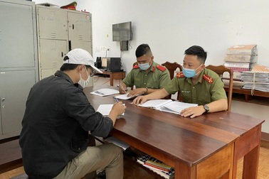 Chia sẻ "danh sách F1", hai người bị công an mời lên làm việc