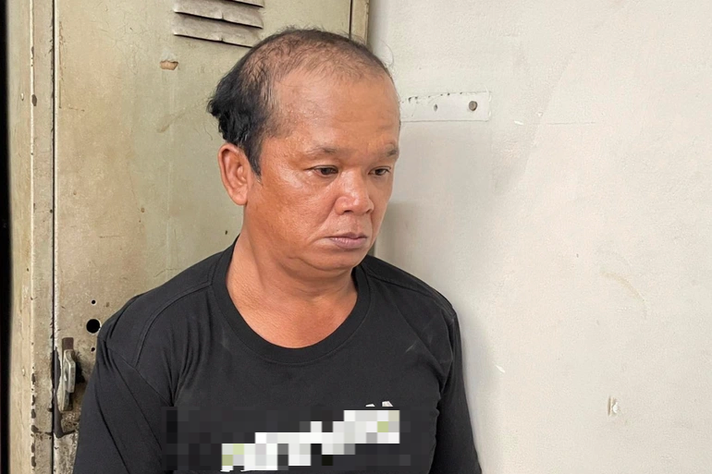 Truy tố người đàn ông trộm 44 nắp chắn rác cầu Thủ Thiêm 2 - 1 Truy tố người đàn ông trộm 44 nắp chắn rác cầu Thủ Thiêm 2 - 1