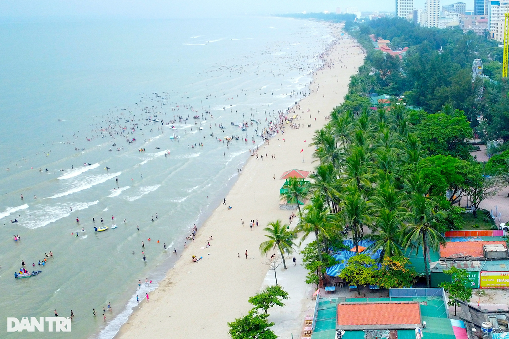 Cuộc cách mạng tại một trong những bãi biển đẹp nhất miền Trung - 5 Cuộc cách mạng tại một trong những bãi biển đẹp nhất miền Trung - 5