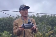Gặp người chở drone hơn 300 triệu đồng cứu người bị mắc kẹt 1 đêm giữa lũ