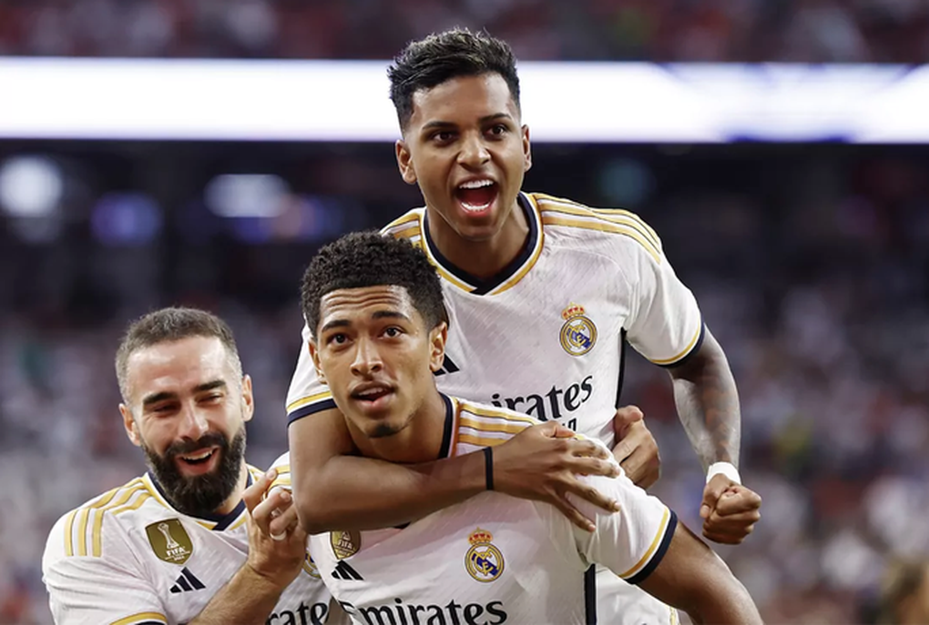 Bellingham lốp bóng tuyệt đẹp, Real Madrid xuất sắc hạ gục Man Utd - 2 Bellingham lốp bóng tuyệt đẹp, Real Madrid xuất sắc hạ gục Man Utd - 2