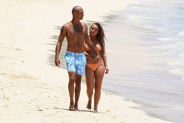 Con gái ông chủ Topshop hạnh phúc bên "tội phạm điển trai" Jeremy Meeks