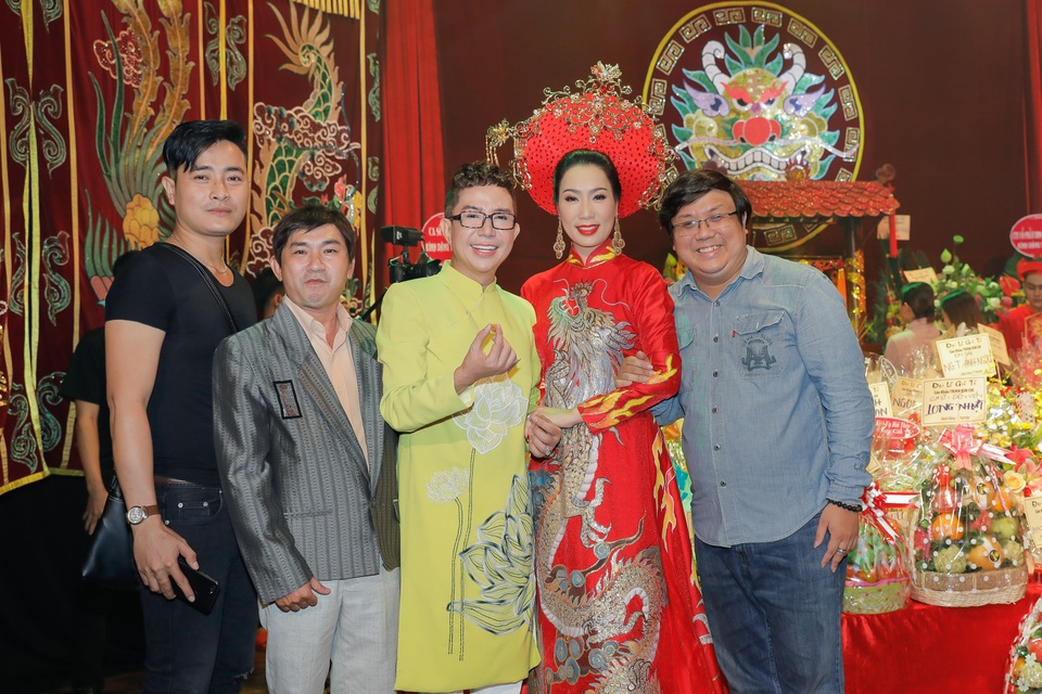Á hậu Trịnh Kim Chi rưng rưng kể chuyện nghệ sĩ chật vật diễn không cát-xê - 4 Á hậu Trịnh Kim Chi rưng rưng kể chuyện nghệ sĩ chật vật diễn không cát-xê - 4