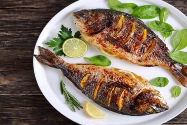 Bé trai 11 tuổi qua đời đột ngột vì dị ứng mùi cá rán