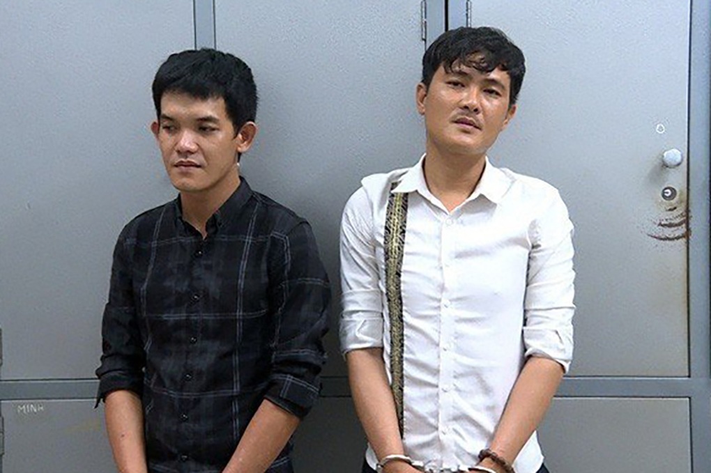 Đánh cảnh sát giao thông khi bị đo nồng độ cồn - 1 Đánh cảnh sát giao thông khi bị đo nồng độ cồn - 1