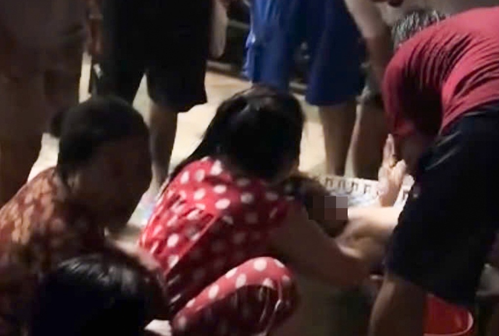 Bé gái 4 tuổi bị đuối nước khi người nhà chạy lũ ở Lâm Đồng - 1