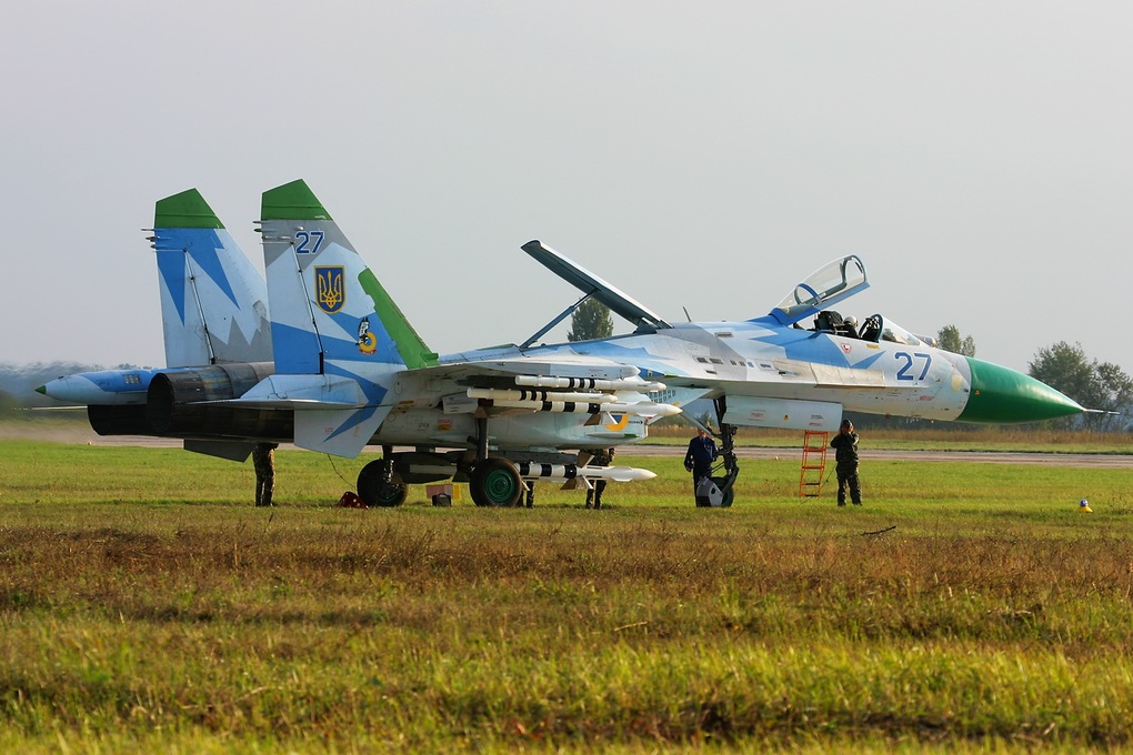 Nga bắn cháy xe chỉ huy chiến trường, hạ tiêm kích Su-27 của Ukraine - 2 Nga bắn cháy xe chỉ huy chiến trường, hạ tiêm kích Su-27 của Ukraine - 2