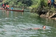 Lật thuyền chở 9 người trên sông Chảy, 1 người tử vong