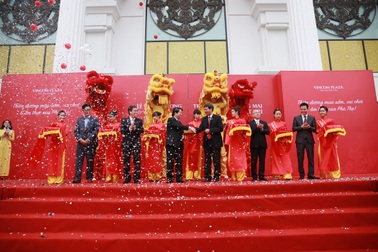 Vincom rầm rộ khai trương 3 trung tâm thương mại mới