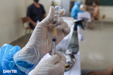 Trớ trêu thừa gần 37.000 liều vaccine nhưng 24.000 người chưa được tiêm