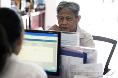 Điểm giao dịch vắng vẻ trong ngày "hạn chót" đăng ký ảnh thuê bao