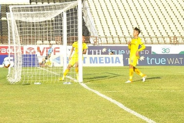 Đề xuất dừng V-League, SL Nghệ An khẳng định không sợ xuống hạng