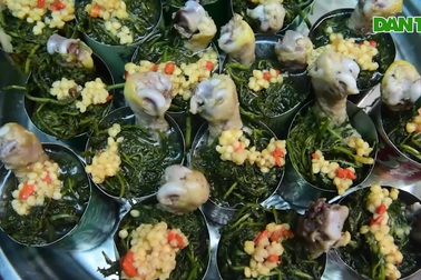 Mua lon bia bỏ đi, mang về làm gà tần trong lon, bán 1000 suất/ngày