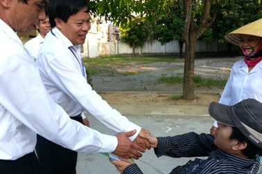 Thí sinh ngồi xe lăn được nhận vào ngành CNTT ĐH Vinh