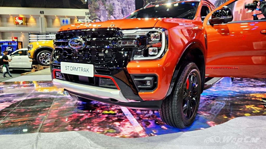 Cận cảnh Ford Ranger Stormtrak sắp bán ở Việt Nam, thêm khó cho đối thủ - 1 Cận cảnh Ford Ranger Stormtrak sắp bán ở Việt Nam, thêm khó cho đối thủ - 1