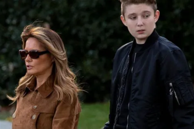 Bà Melania Trump lần đầu lên tiếng về cuộc điều tra luận tội chồng