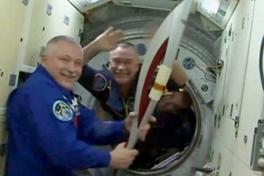 Trạm vũ trụ quốc tế ISS đón ngọn đuốc Olympic