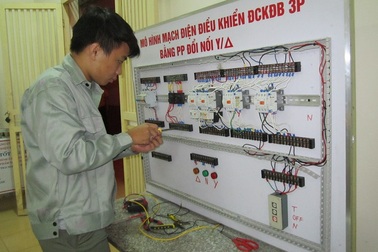 Nhiều thí sinh bỏ đại học chọn trường nghề