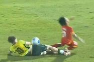Tranh cãi nảy lửa tình huống U17 Việt Nam bị từ chối phạt đền