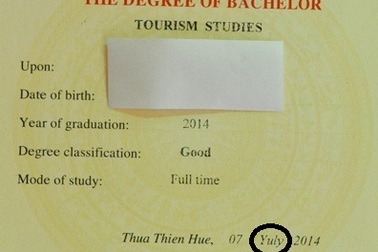 Bằng tốt nghiệp bị lỗi chính tả tiếng Anh: Cấp bằng mới cho sinh viên