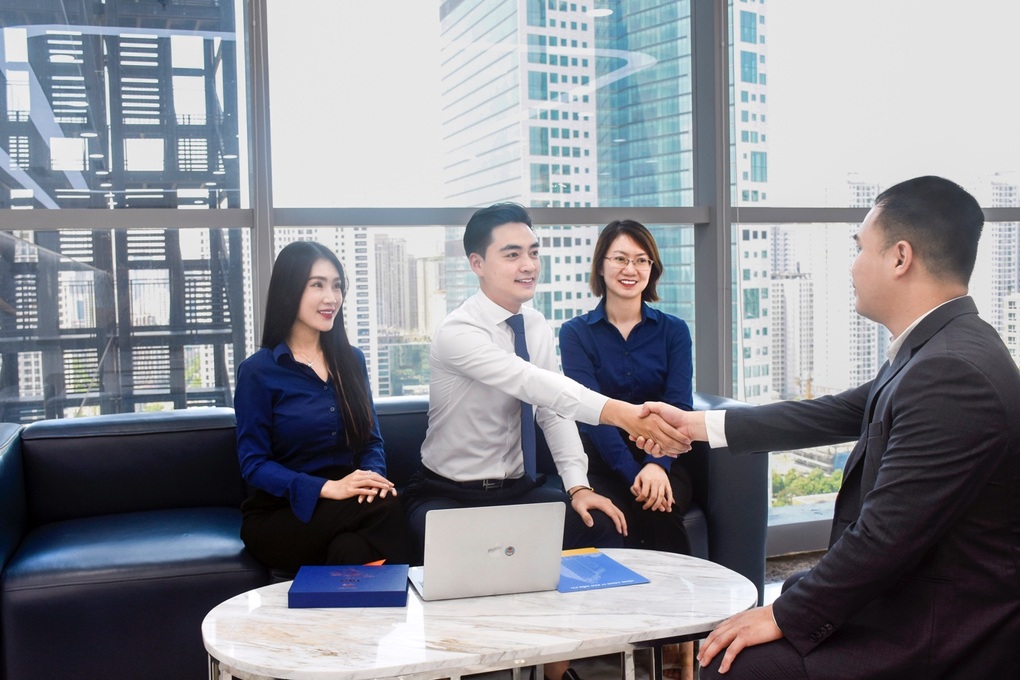 PVI vào danh sách Nơi làm việc tốt nhất và Nhà tuyển dụng hàng đầu Việt Nam 2023 - 2 PVI vào danh sách Nơi làm việc tốt nhất và Nhà tuyển dụng hàng đầu Việt Nam 2023 - 2