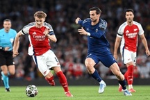 Declan Rice muốn sút phạt tung lưới PSG như trước Real Madrid